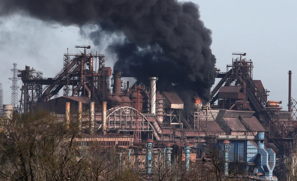 Ucrania comenzó la evacuación de civiles de la planta siderúrgica de Mariupol